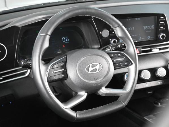 Hyundai Elantra VII (CN7) Рестайлинг с пробегом 2023 года, цена 2 149 000 рублей, 68661 км, седан, Автокод Объявления