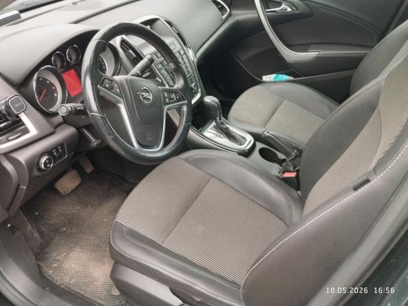 Opel Astra J Рестайлинг с пробегом 2013 года, цена 665 000 рублей, 126068 км, седан, Автокод Объявления