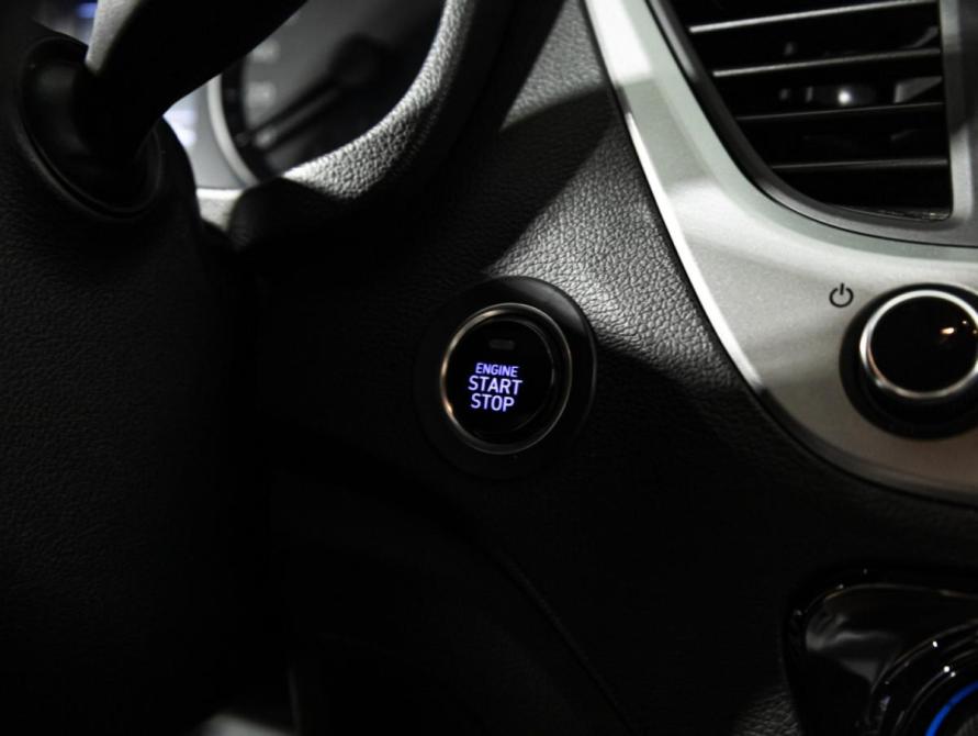 Hyundai Solaris II Санкт-Петербург  - изображение 19