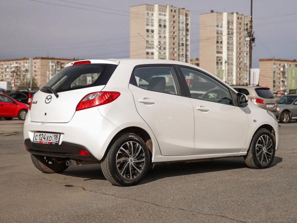 Mazda 2 II Рестайлинг (DE2) с пробегом 2011 года, цена 799 000 рублей, 90700 км, хэтчбек, Автокод Объявления