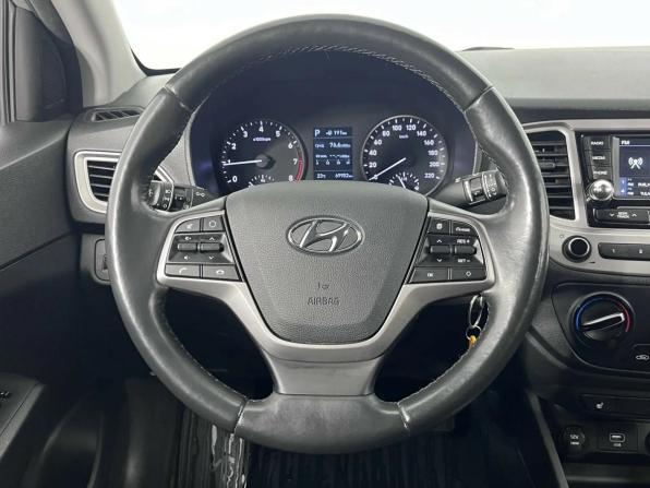 Hyundai Solaris II с пробегом 2019 года, цена 1 435 000 рублей, 69950 км, седан, Автокод Объявления