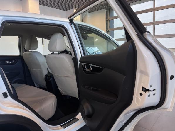 Nissan Qashqai II с пробегом 2016 года, цена 2 045 000 рублей, 27673 км, внедорожник, Автокод Объявления