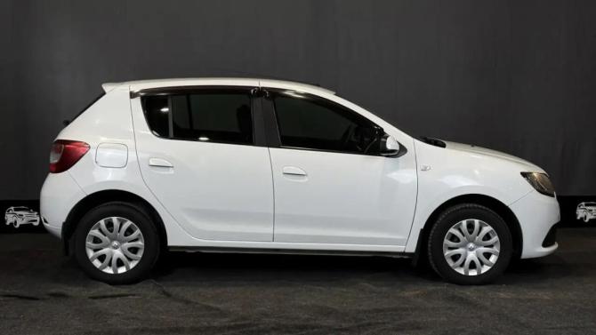 Renault Sandero II с пробегом 2018 года, цена 950 000 рублей, 115213 км, хэтчбек, Автокод Объявления
