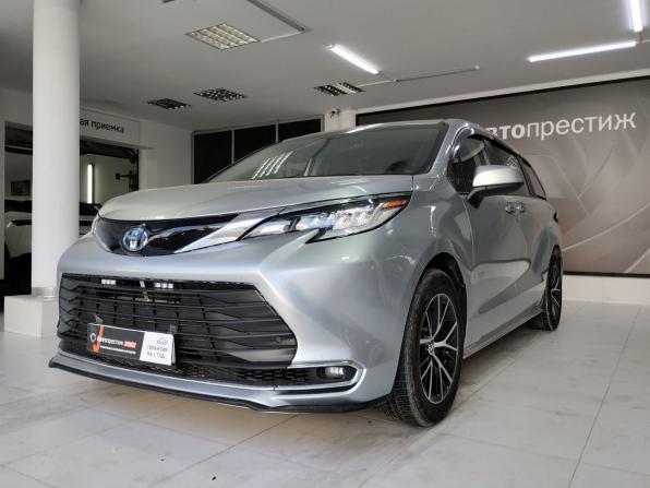 Toyota Sienna IV с пробегом 2022 года, цена 4 700 000 рублей, 129439 км, минивэн, Автокод Объявления