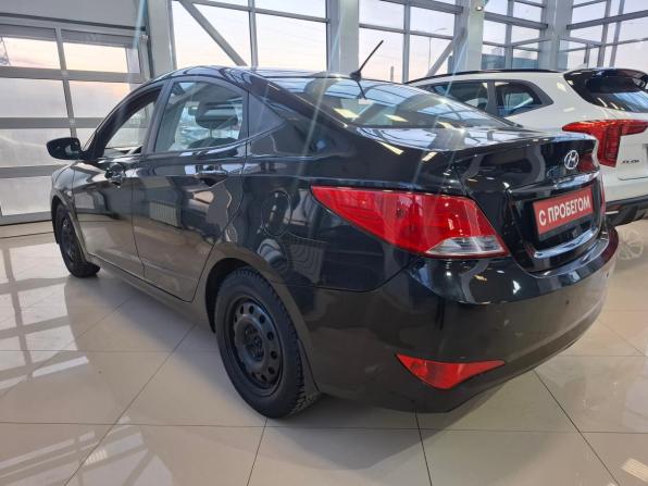 Hyundai Solaris I Рестайлинг с пробегом 2016 года, цена 788 000 рублей, 232000 км, седан, Автокод Объявления