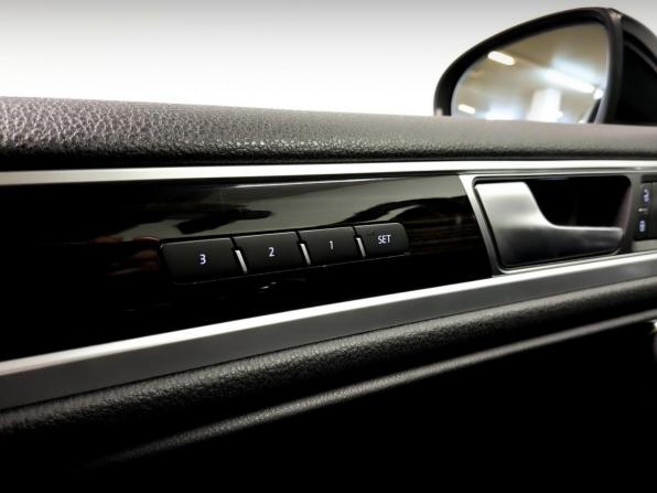 Volkswagen Touareg II Рестайлинг с пробегом 2016 года, цена 2 750 000 рублей, 141420 км, внедорожник, Автокод Объявления
