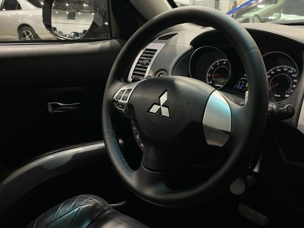 Mitsubishi Outlander II Рестайлинг с пробегом 2011 года, цена 895 000 рублей, 190242 км, внедорожник, Автокод Объявления