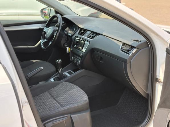 Skoda Octavia III (A7) с пробегом 2014 года, цена 725 000 рублей, 329404 км, лифтбек, Автокод Объявления