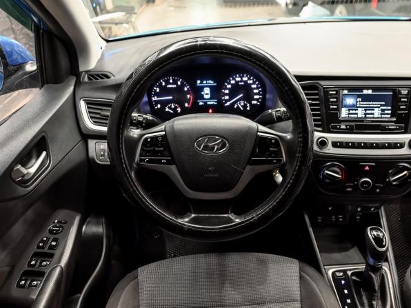 Hyundai Solaris II с пробегом 2017 года, цена 1 300 000 рублей, 195989 км, седан, Автокод Объявления