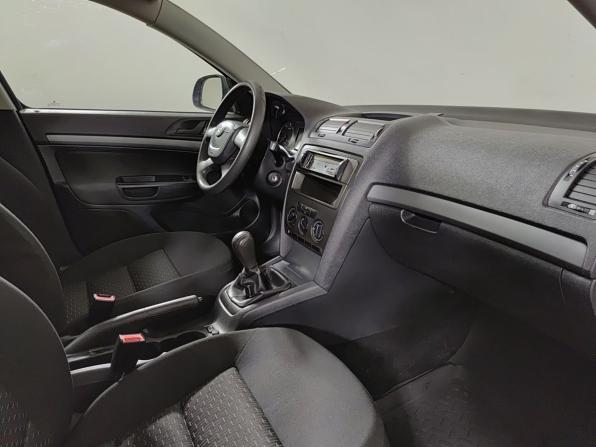 Skoda Octavia II (A5) Рестайлинг с пробегом 2011 года, цена 460 000 рублей, 188000 км, лифтбек, Автокод Объявления