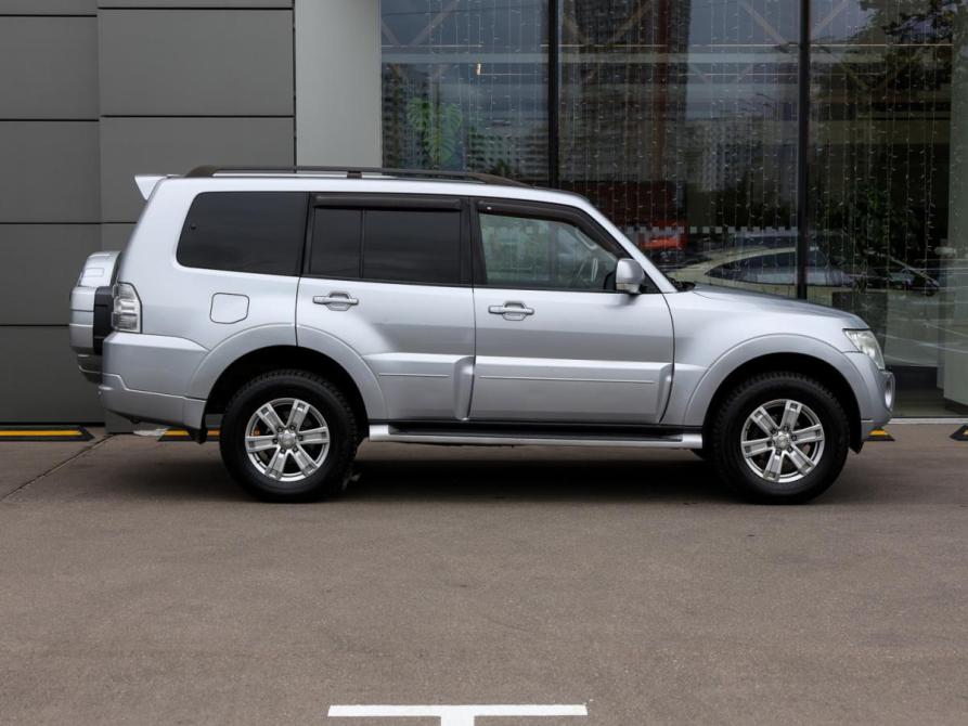 Mitsubishi Pajero IV Рестайлинг 1 Москва  - изображение 4