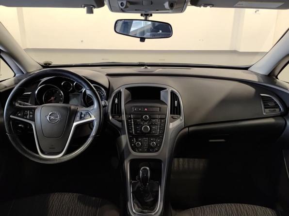 Opel Astra J с пробегом 2012 года, цена 666 000 рублей, 140011 км, хэтчбек, Автокод Объявления