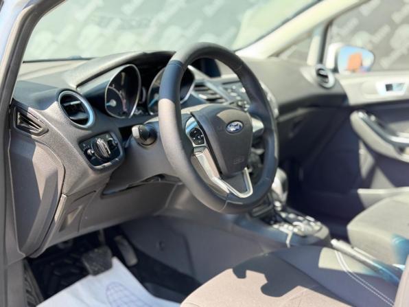 Ford Fiesta Mk6 Рестайлинг с пробегом 2015 года, цена 820 000 рублей, 137400 км, седан, Автокод Объявления