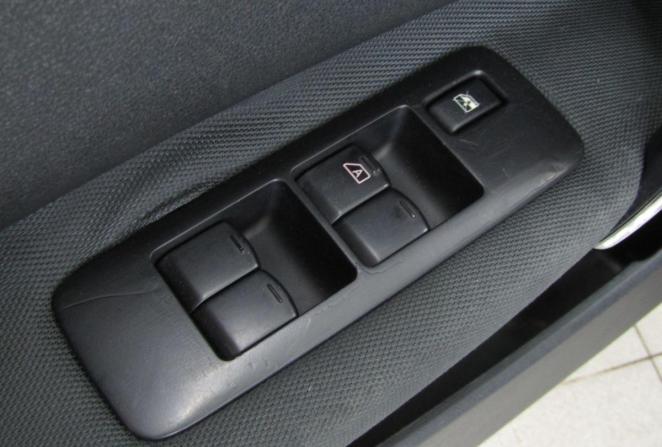 Nissan Qashqai I Рестайлинг с пробегом 2011 года, цена 886 000 рублей, 284458 км, внедорожник, Автокод Объявления