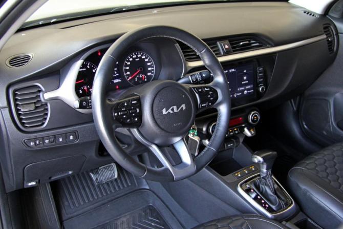 Kia Rio IV Рестайлинг с пробегом 2022 года, цена 1 740 000 рублей, 56247 км, седан, Автокод Объявления