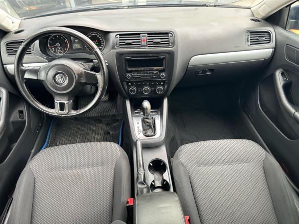 Volkswagen Jetta VI с пробегом 2012 года, цена 750 000 рублей, 285205 км, седан, Автокод Объявления