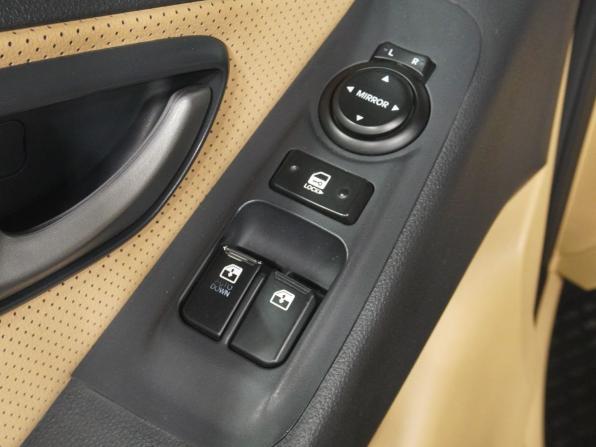 Hyundai H-1 II Рестайлинг с пробегом 2016 года, цена 2 398 000 рублей, 163997 км, минивэн, Автокод Объявления