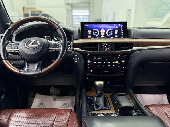 Lexus LX III Рестайлинг 2 с пробегом 2018 года, цена 9 300 000 рублей, 76845 км, внедорожник, Автокод Объявления