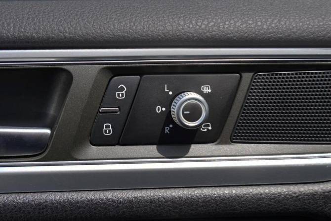 Volkswagen Touareg II Рестайлинг с пробегом 2015 года, цена 3 555 000 рублей, 154000 км, внедорожник, Автокод Объявления