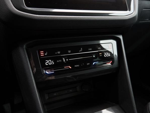 Volkswagen Tiguan II Рестайлинг с пробегом 2021 года, цена 2 987 000 рублей, 24941 км, внедорожник, Автокод Объявления