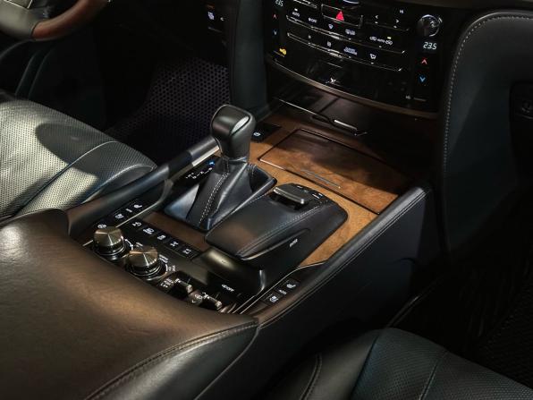Lexus LX III Рестайлинг 2 с пробегом 2015 года, цена 6 499 900 рублей, 173434 км, внедорожник, Автокод Объявления