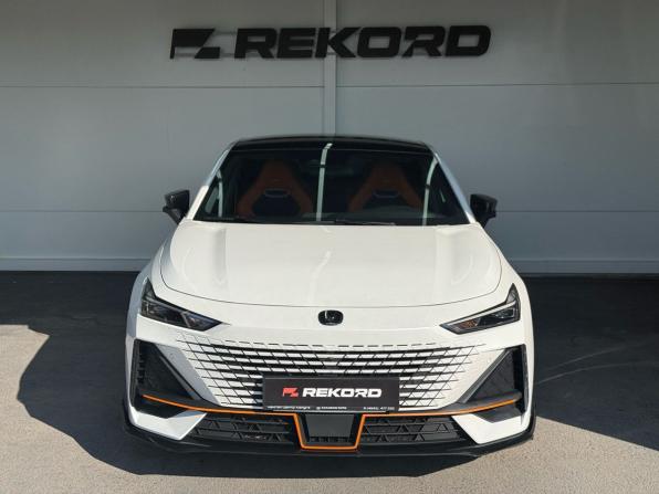 Changan UNI-V I с пробегом 2024 года, цена 2 299 000 рублей, 29000 км, лифтбек, Автокод Объявления