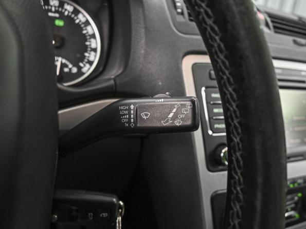 Skoda Octavia II (A5) Рестайлинг с пробегом 2011 года, цена 1 049 000 рублей, 208915 км, лифтбек, Автокод Объявления