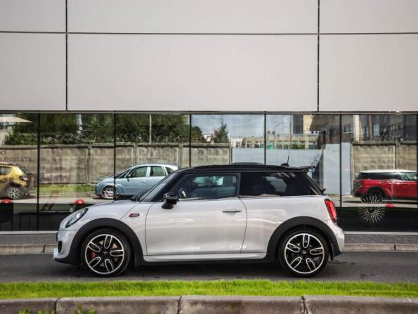 Mini Hatch III (F55/F56) Рестайлинг с пробегом 2020 года, цена 3 199 000 рублей, 51926 км, хэтчбек, Автокод Объявления