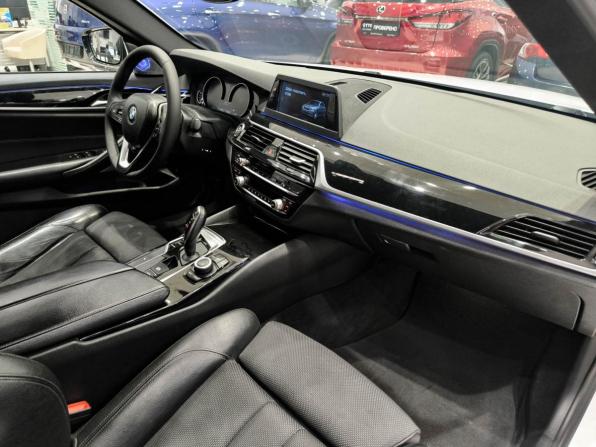 BMW 5 серии VII (G30/G31/G38) с пробегом 2018 года, цена 2 400 000 рублей, 217560 км, седан, Автокод Объявления