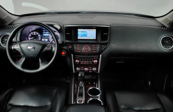 Nissan Pathfinder IV с пробегом 2015 года, цена 1 555 000 рублей, 161444 км, внедорожник, Автокод Объявления