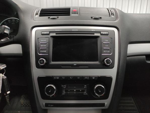 Skoda Octavia II (A5) Рестайлинг с пробегом 2011 года, цена 750 000 рублей, 233931 км, лифтбек, Автокод Объявления