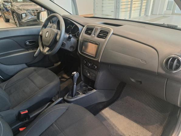 Renault Sandero II с пробегом 2018 года, цена 1 229 999 рублей, 92137 км, хэтчбек, Автокод Объявления