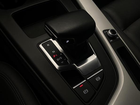 Audi A4 V (B9) Рестайлинг с пробегом 2020 года, цена 2 950 000 рублей, 34724 км, седан, Автокод Объявления