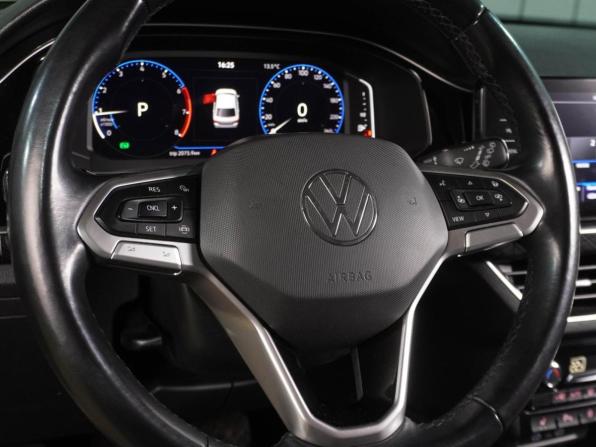Volkswagen Polo VI с пробегом 2021 года, цена 1 749 000 рублей, 140569 км, лифтбек, Автокод Объявления
