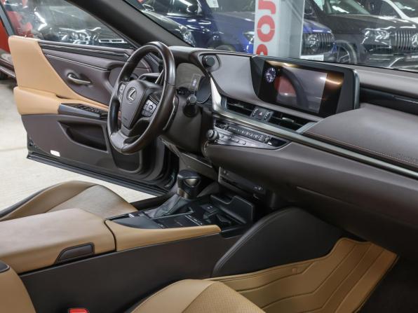 Lexus ES VII с пробегом 2020 года, цена 4 149 000 рублей, 56000 км, седан, Автокод Объявления