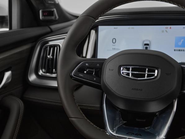 Geely Monjaro I Рестайлинг 2 с пробегом 2025 года, цена 4 350 000 рублей, 58 км, внедорожник, Автокод Объявления