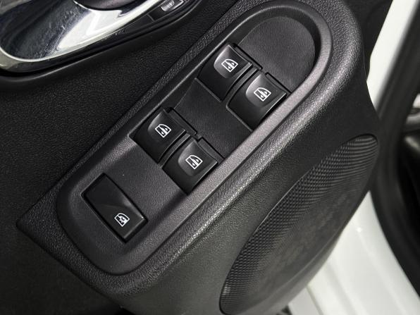 Renault Duster I Рестайлинг с пробегом 2017 года, цена 1 190 000 рублей, 240000 км, внедорожник, Автокод Объявления