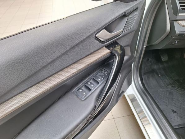 Lada (ВАЗ) Vesta I Рестайлинг (NG) с пробегом 2023 года, цена 1 245 300 рублей, 37576 км, универсал, Автокод Объявления