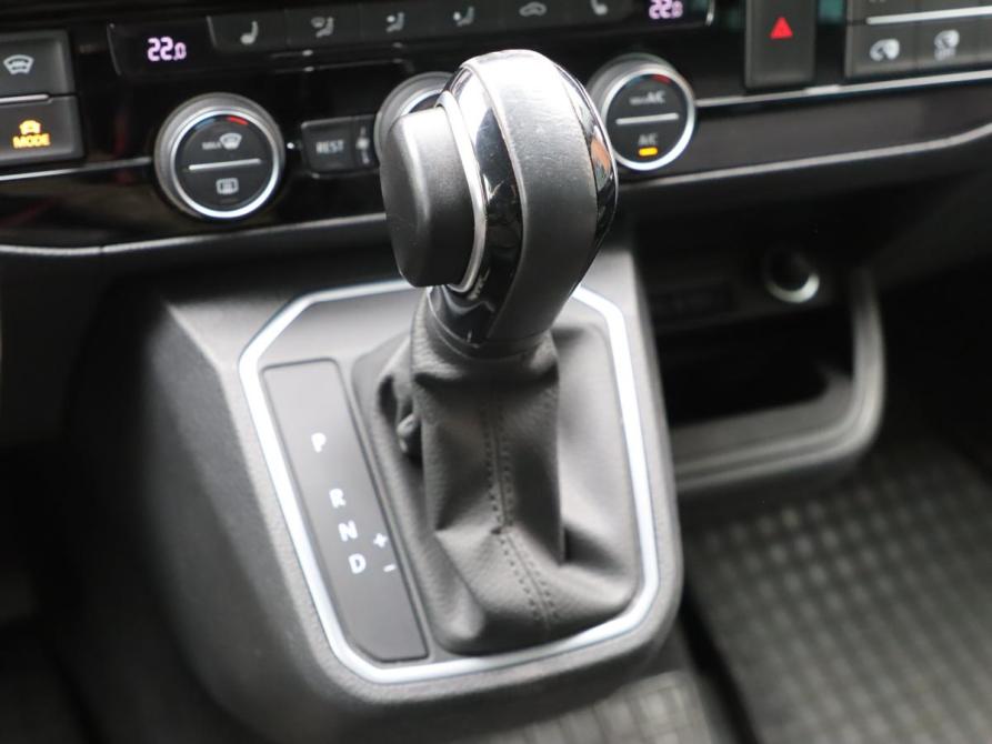 Volkswagen Multivan T6 Рестайлинг Санкт-Петербург  - изображение 16