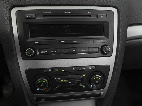 Skoda Octavia II (A5) Рестайлинг с пробегом 2012 года, цена 1 099 000 рублей, 186381 км, лифтбек, Автокод Объявления