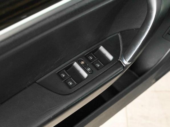 Volkswagen Touareg II Рестайлинг с пробегом 2015 года, цена 3 140 000 рублей, 83799 км, внедорожник, Автокод Объявления