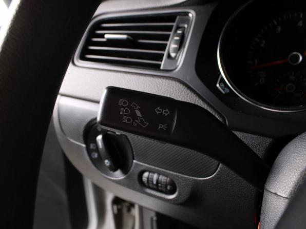 Volkswagen Jetta VI Рестайлинг с пробегом 2015 года, цена 999 000 рублей, 142700 км, седан, Автокод Объявления