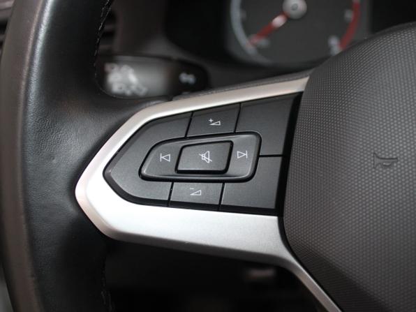Volkswagen Polo VI с пробегом 2022 года, цена 1 649 900 рублей, 105840 км, лифтбек, Автокод Объявления