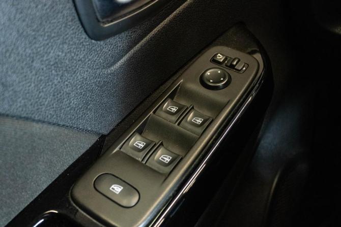 Renault Kaptur I Рестайлинг с пробегом 2021 года, цена 1 664 000 рублей, 83076 км, внедорожник, Автокод Объявления