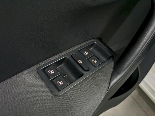 Volkswagen Polo V с пробегом 2014 года, цена 950 000 рублей, 93000 км, седан, Автокод Объявления