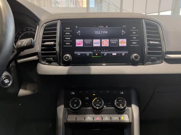 Skoda Karoq I с пробегом 2022 года, цена 2 958 000 рублей, 28273 км, внедорожник, Автокод Объявления
