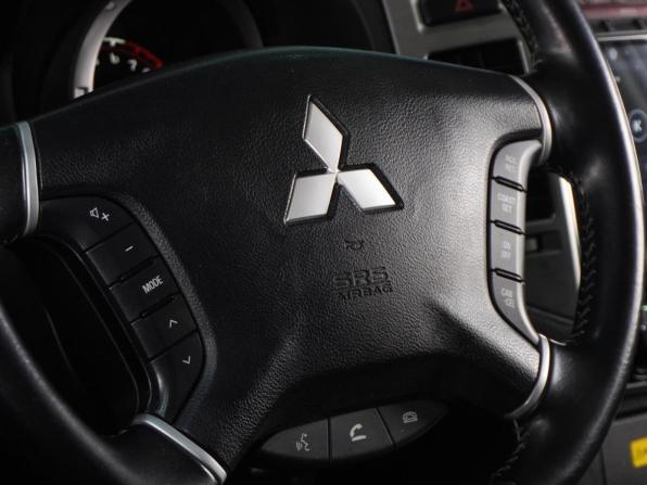 Mitsubishi Pajero IV Рестайлинг 2 с пробегом 2019 года, цена 3 710 000 рублей, 128296 км, внедорожник, Автокод Объявления