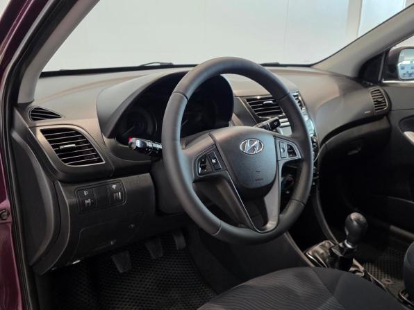 Hyundai Solaris I с пробегом 2011 года, цена 650 000 рублей, 170286 км, седан, Автокод Объявления