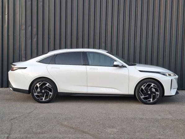 Changan Lamore с пробегом 2023 года, цена 1 770 000 рублей, 77712 км, седан, Автокод Объявления