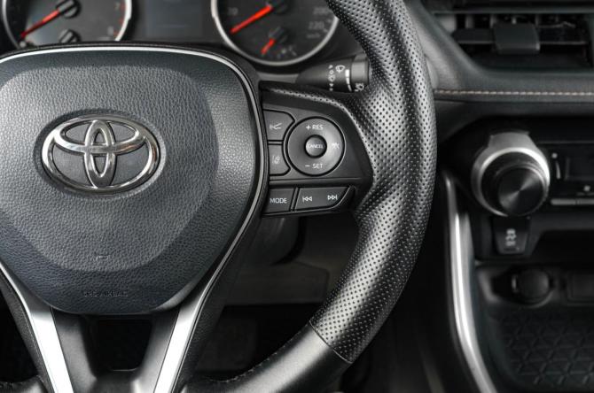Toyota RAV4 V (XA50) с пробегом 2021 года, цена 3 119 000 рублей, 61000 км, внедорожник, Автокод Объявления